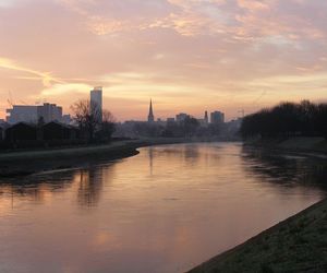 Manchester. To idealny city break dla fanów piłki nożnej. Lot z lotniska w Rzeszowie trwa poniżej 3 godzin