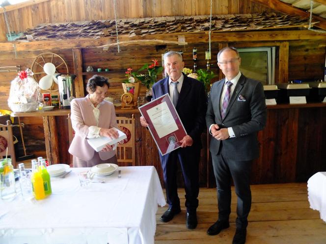 Kamienne Gody pod Janowem Lubelskim. Janina i Marian przeżyli razem 70 lat i chcą jeszcze!