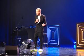 Maciej Stuhr w Teatrze Rozrywki w Chorzowie. Rozbawił publikę do łez