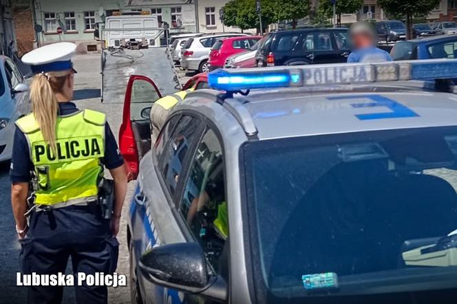 Kompletnie pijany kierowca wpadł w ręce policji. Na sumieniu miał znacznie więcej