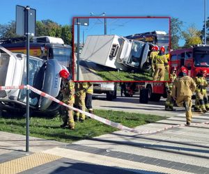 Dostawcze iveco wjechało prosto pod tramwaj! Potężne zderzenie we wtorkowe popołudnie. Są ranni w wypadku [ZDJĘCIA]