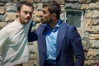 Porywacz Ragip znów zasadza się na Melis i Zeynep.