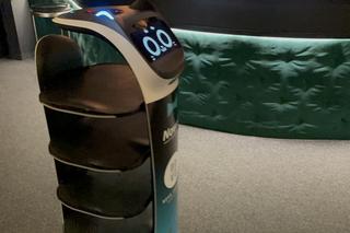 Novuś - pierwszy robot - kelner w Nowym Sączu 