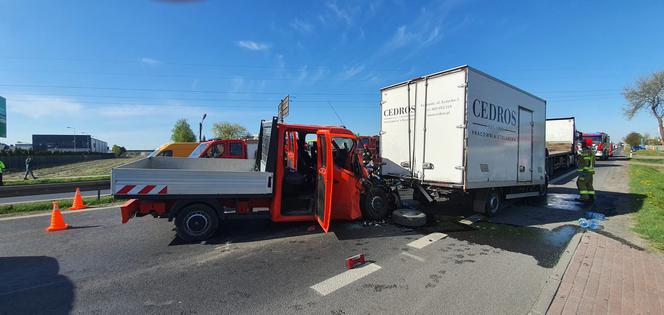 Wypadek trzech pojazdów pod Ożarowem
