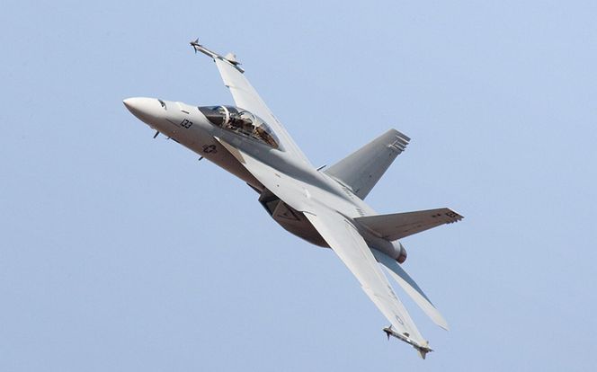 Samoloty  F-15, F/A 18