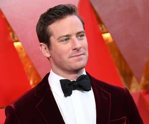 Armie Hammer w pierwszym wywiadzie po oskarżenieniach o gwałt i kanibalizm. W dzieciństwie przeżył wielka tragedię