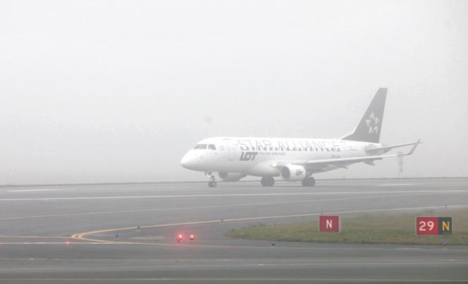 Mgła sparaliżowała lotniska
