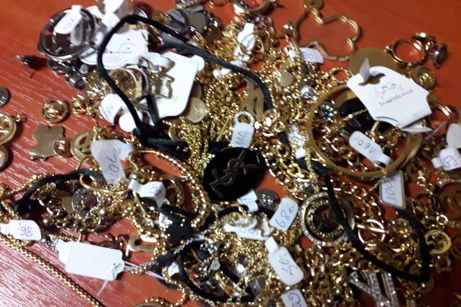 Podrobioną biżuterię wartą 120 tys. zł zabezpieczyli policjanci w Koszalinie