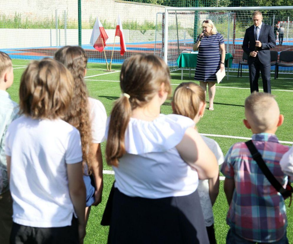 Zakończenie roku szkolnego 2025 - o której? Godzina apelu może zaskoczyć