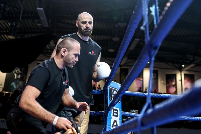 Marcin Gortat w bokserskim meczu zmierzył się... ze swoim bratem. „Szkoda, że nasz tata tego nie zobaczył”