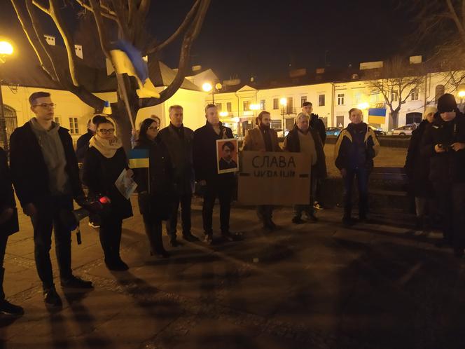 Siedlczanie zamanifestowali swoje poparcie dla Ukrainy w wojnie z Rosją podczas pokojowej demonstracji 28.02