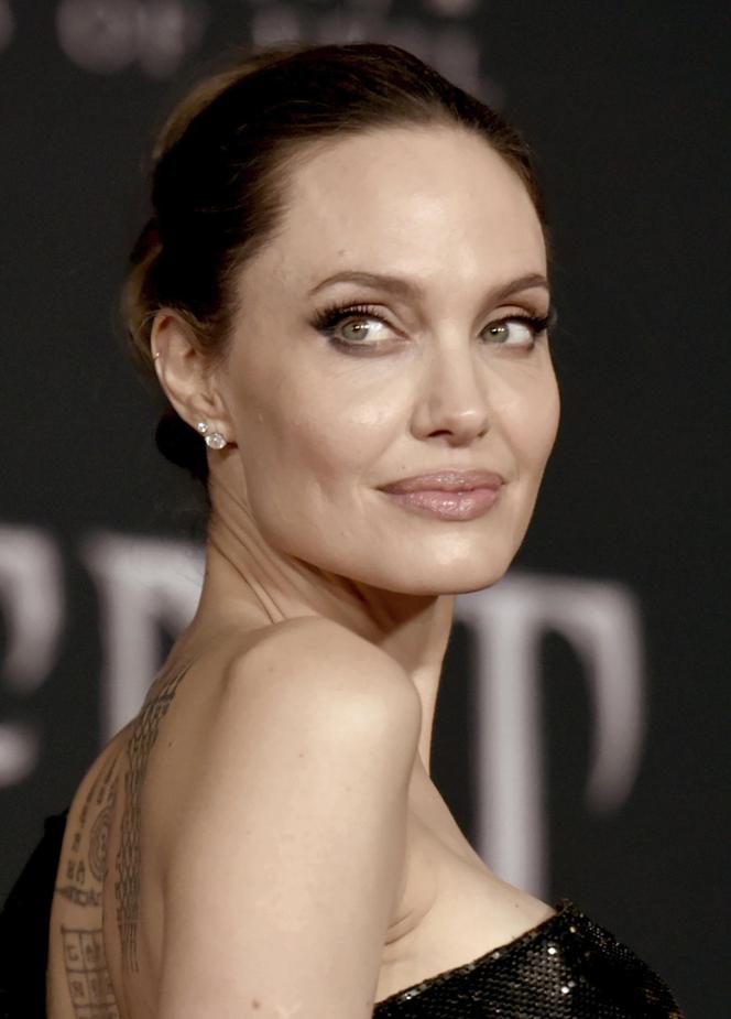Angelina Jolie poderwała 26-latka! 48-latka przyłapana na randce