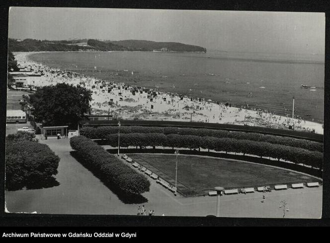 Golizna na plaży w czasch PRL