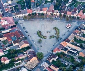 Najpiękniejszy rynek w województwie łódzkim? Zdaniem sztucznej inteligencji to miasto nie ma sobie równych