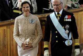 Królowa Sylwia i król Karol Gustaw ze Szwecji na chrzcie swojej wnuczki księżniczki Estelle
