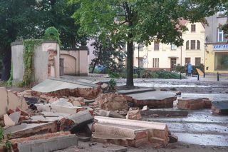 Powódź zniszczyła kościoły i klasztory w Kłodzku 