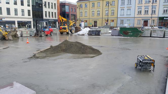 Stary Rynek w Bydgoszczy pięknieje w oczach. Zaglądamy na plac budowy! [ZDJĘCIA,