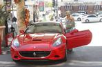 Paris Hilton w Ferrari California Roadster
