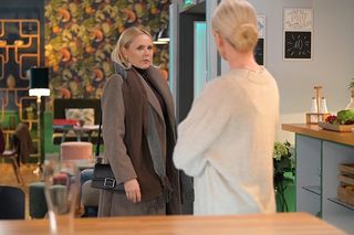 Pierwsza miłość, odcinek 4007: Łucja Reterska (Anna Samusionek), Ewa (Ewa Gawryluk)