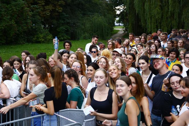 Gigantyczne kolejki przed stadionem. Tak fani czekali na koncert Dawida Podsiadło