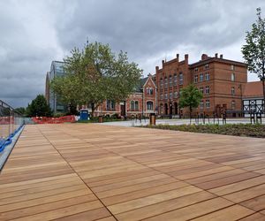 Rybi Rynek w Bydgoszczy niemal gotowy. Eleganckie nabrzeże już cieszy oczy!