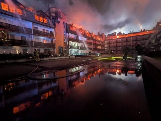 Walka z ogniem trwała przez wiele godzin