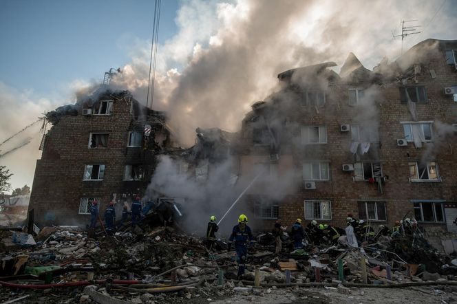 Do 23 wzrosła liczba ofiar śmiertelnych rakietowo-dronowego ataku Rosji na Kijów