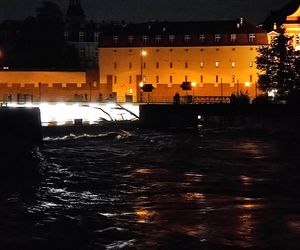 Walka o wrocławskie osiedla nad Odrą i Oławą. Mieszkańcy do późnych godzin nocnych ratowali dobytek