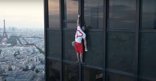 Marcin Banot wspiął się na wieżowiec w Paryżu. FILM dla ludzi o mocnych nerwach