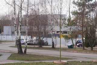 Po kilku latach rozpoczęła się rozbiórka opuszczonego marketu. Ma powstać tu blok mieszkalny