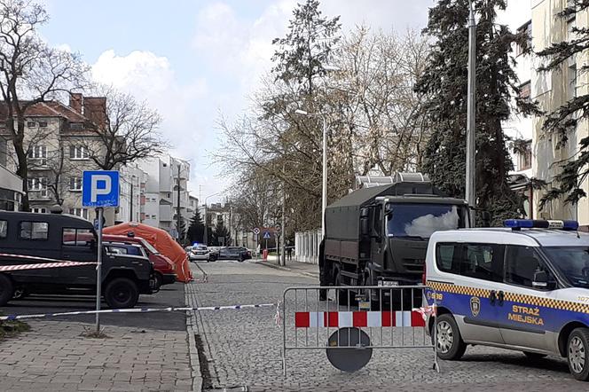 Namiot przed szpitalem w Toruniu. Koronawirus znów atakuje