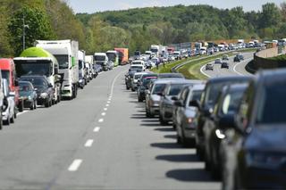 Potężny korek na autostradzie A4 i ciągle rośnie. Totalny paraliż! Co się dzieje?!