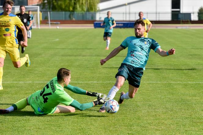 FAF Elana Toruń - Tłuchovia Tłuchowo 4:0, "Żółto-Niebiescy" wciąż na fali