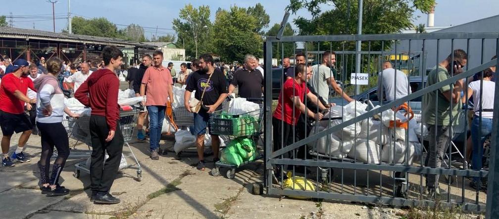 Pobór worków z piaskiem we Wrocławiu