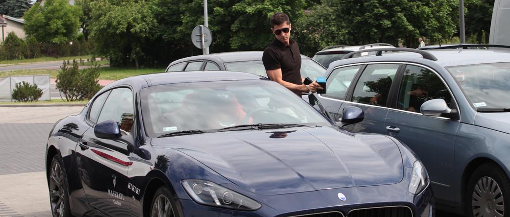 Robert Lewandowski jeździ Maserati GranTurismo