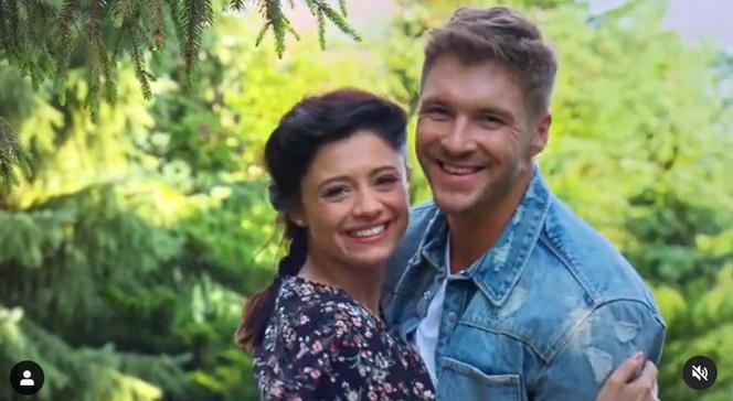 M jak miłość. Iza (Adriana Kalska), Marcin (Mikołaj Roznerski)
