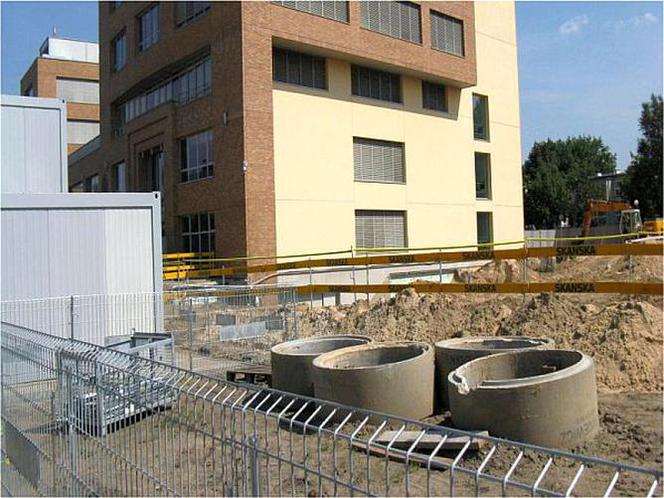 Zastosowanie systemowych balustrad ochronnych_Uniwersytet Kardyna