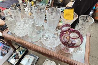 Wyjątkowe antyki ponownie zagościły na Placu Zamkowym w Lublinie. Tak wygląda wrześniowa Lubelska  Giełda Staroci [GALERIA]