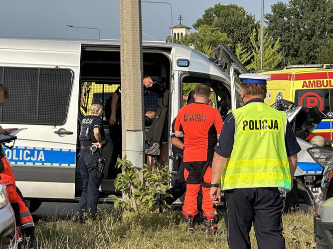 Betoniarka zderzyła się z radiowozem, 8 policjantów trafiło do szpitali