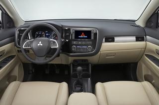 NOWY Mitsubishi Outlander 2013