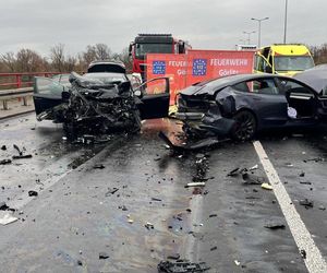 Śmiertelny wypadek na A4. Jedna osoba nie żyje, druga walczy o życie w szpitalu