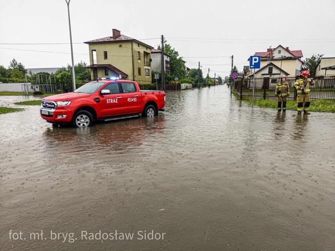 Po ulewach w powiecie ostrowieckim strażacy mają pełne ręce pracy