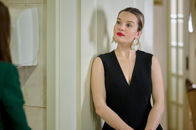 Na Wspólnej odc 4044. Aneta (Dorota Krempa), Kasia (Julia Chatys)