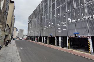 Automatyczny parking w Katowicach miał być parkingowym gamechangerem. Nie zmienił nic