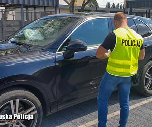 21-latek staranował radiowóz kradzionym porsche