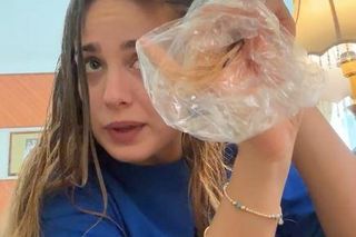 Wiktoria Gąsiewska tonuje włosy