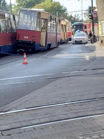 Zderzenie dwóch tramwajów w centrum Bydgoszczy! [ZDJĘCIA]