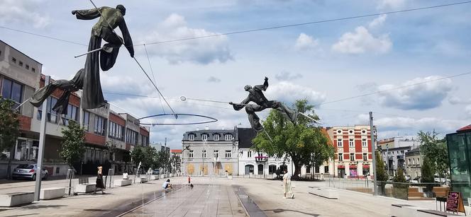 Rzeźby Jerzego Kędziory, Stary Rynek w Częstochowie