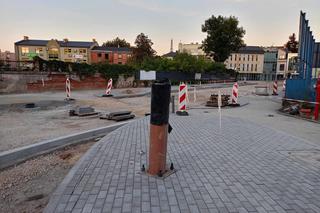 Roboty przy budowie ronda na skrzyżowaniu ulic Cmentarnej i Wojskowej w Siedlcach trwają od 11 czerwca