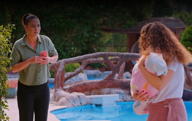 Miłość i nadzieja odc. 257. Melis, służąca w domu Bulenta i Feraye